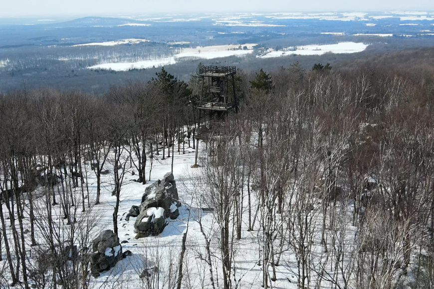 The tower at Rib Mountain State Park in a snowy landscape