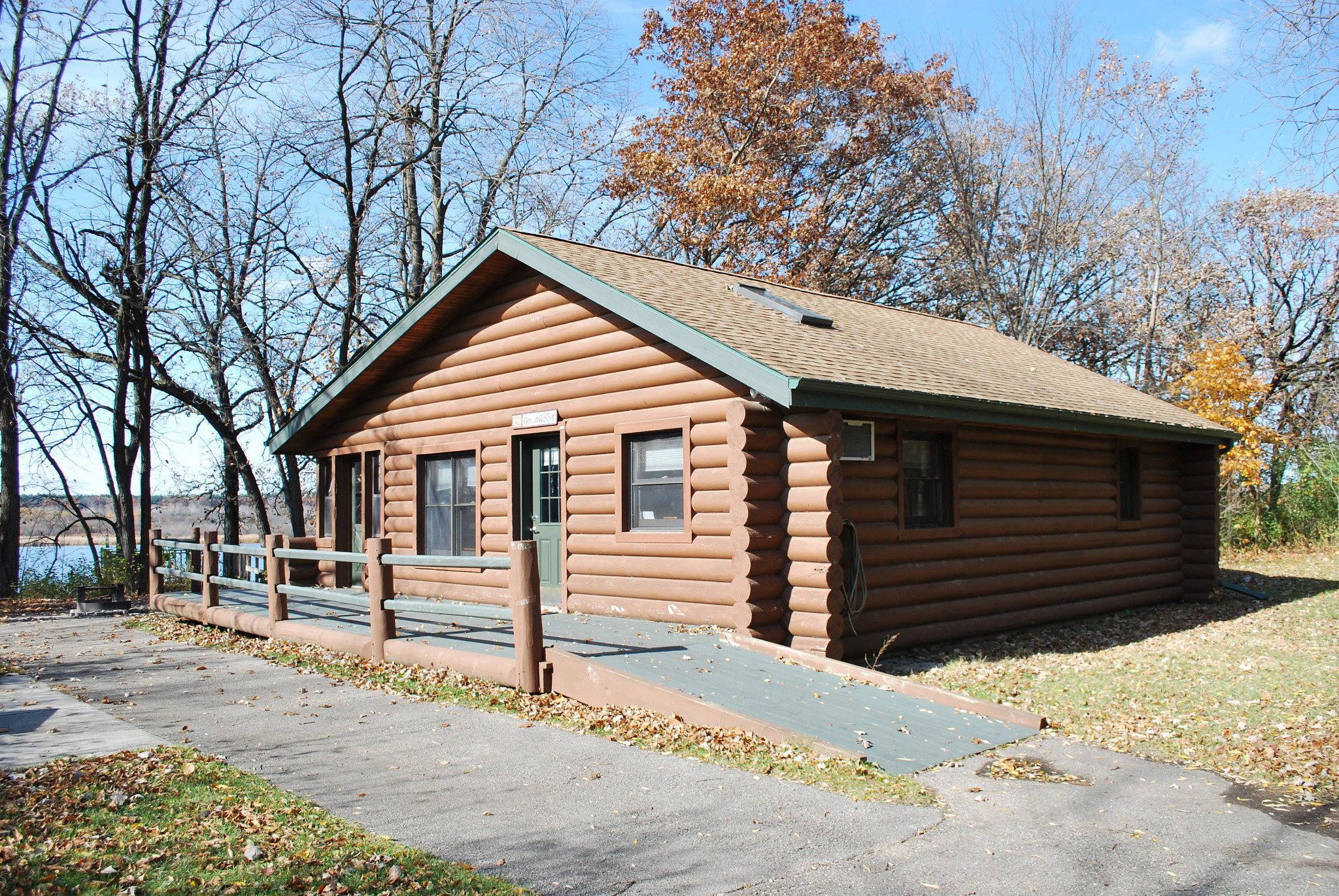 Image of the accessible cabin on Ottawa Lake.